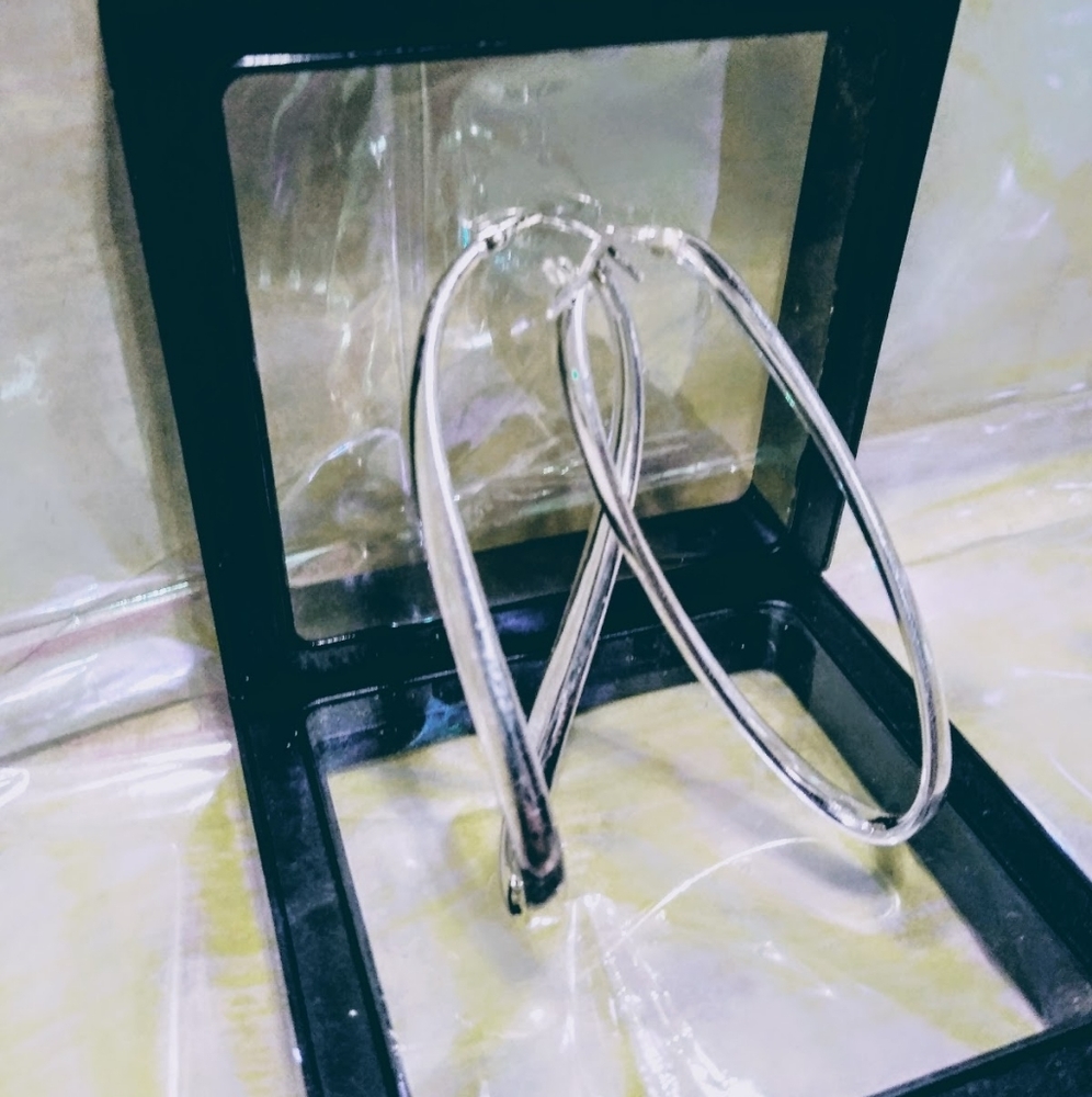 NWT Sterling Silver Twisted Oval Hoop